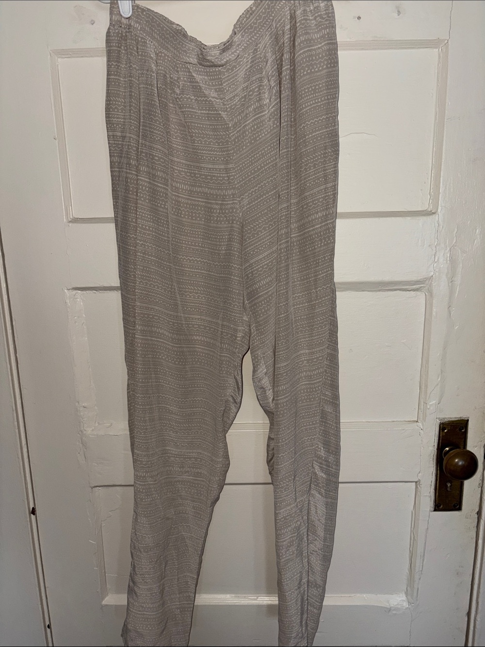 100% silk Relaxed Wide-Leg Pull-On Pants in Light Beige